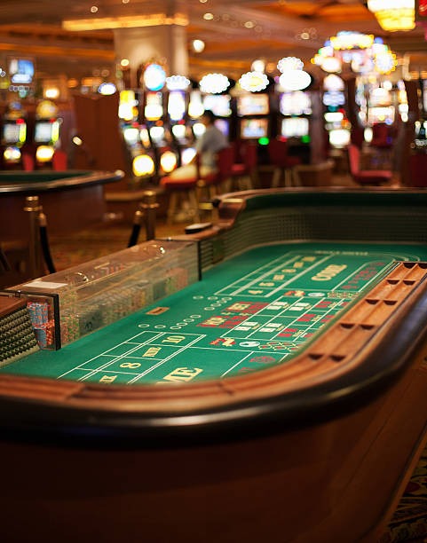Comparison of slot game themes and bonus features